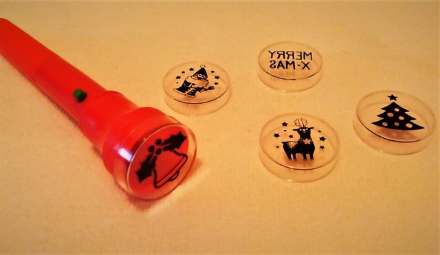 100均グッズでキラキラ イルミネーションクリスマス 100円のチカラ 100円ショップ Flet S フレッツ 百圓領事館
