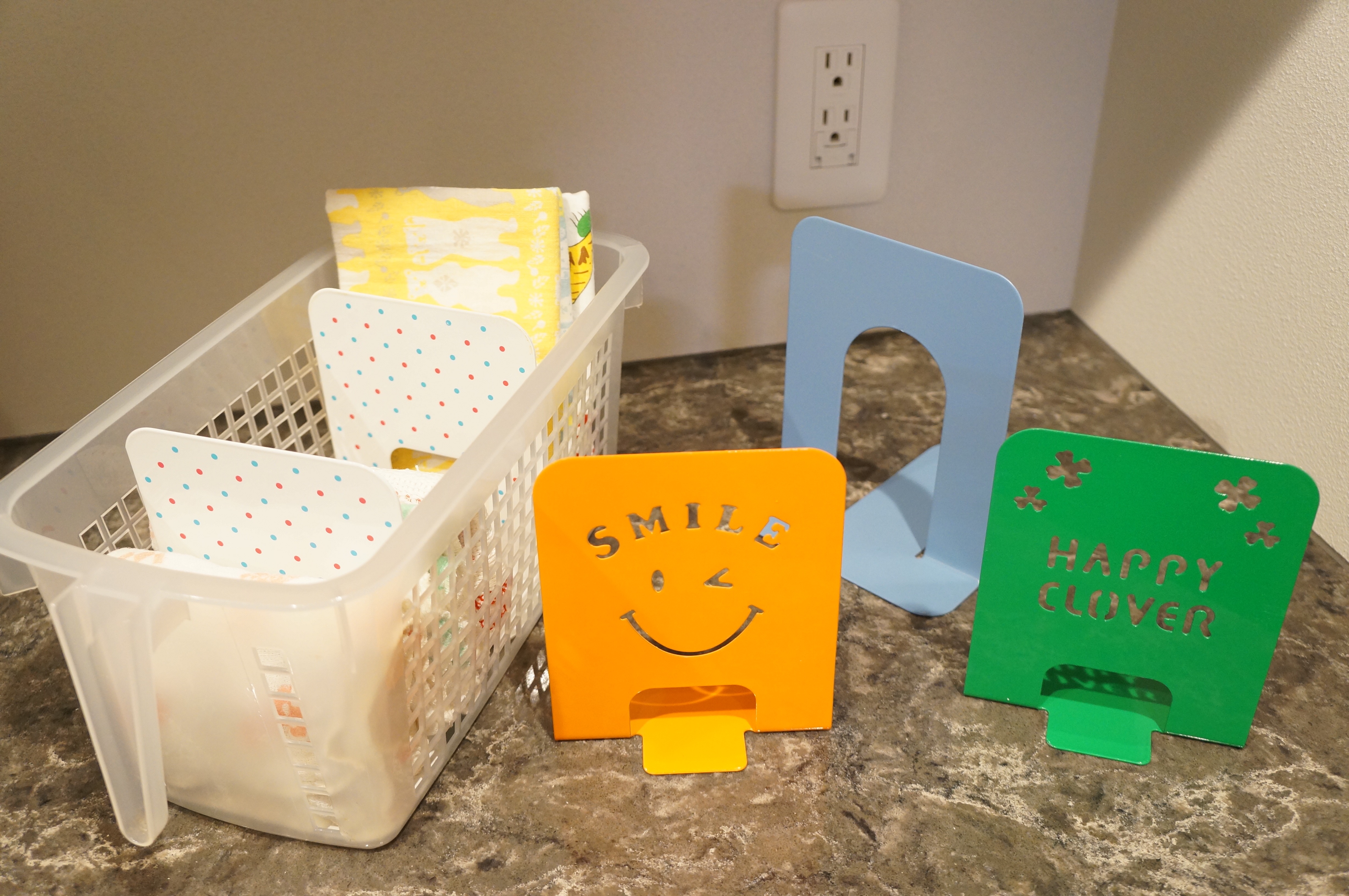 100均のブックスタンドですっきり 仕切り収納 100円ショップ Flet S フレッツ 百圓領事館