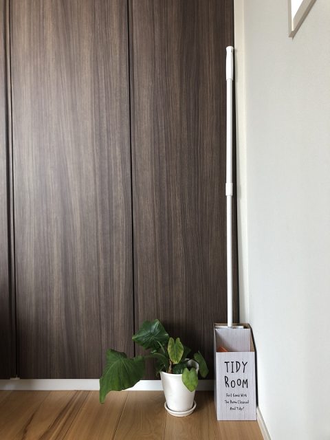 100均の床ワイパーボックスでワイパーとシートをおしゃれに収納 100円のチカラ 100円ショップ Flet S フレッツ 百圓領事館