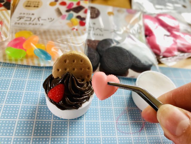 おいしそう ペットボトルのフタと100均材料で作るお洒落マグネット 100均自由研究 100円ショップ Flet S フレッツ 百圓領事館