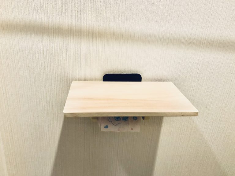 こんなの欲しかった！100均で簡単に作るトイレのスマホ置き場♪ 100円ショップ FLET�S（フレッツ）・百圓領事館