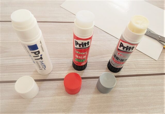 新学期の準備は100均で 用途別に使い分けたい のり 編 100円のチカラ 100円ショップ Flet S フレッツ 百圓領事館